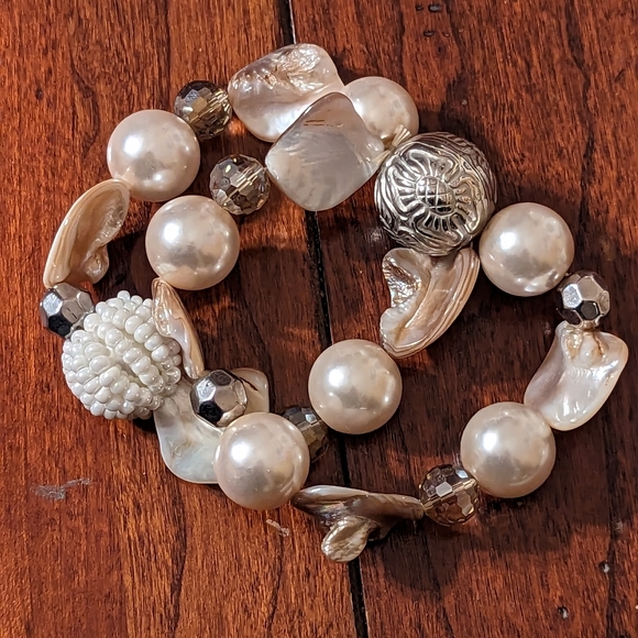 Erica Lyons Chunky Shell and Beaded Shell Necklace and Bracelet Set Tropical - Picture 3 of 4